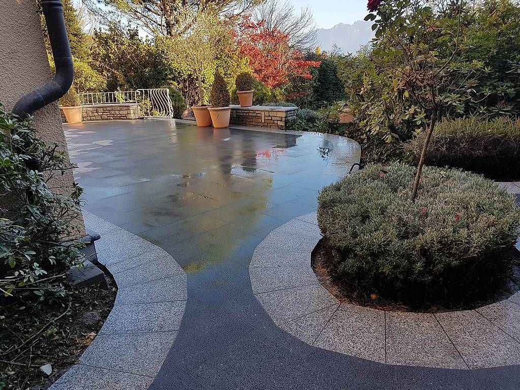 Rivestimenti per pavimenti: Je vends dalles en granit gris foncé – Usato da Corsier-sur-Vevey venduto da hel_lvr5