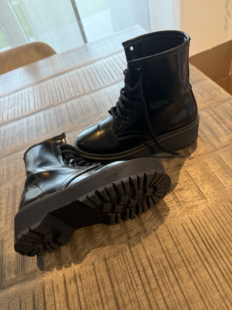 Scarpe da donna: Schwarze Stiefel Grösse 36 – Usato da Selzach venduto da romanstraumann 2