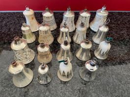 19 Stück antike silberne Weihnachtsbaumglocken Glas
