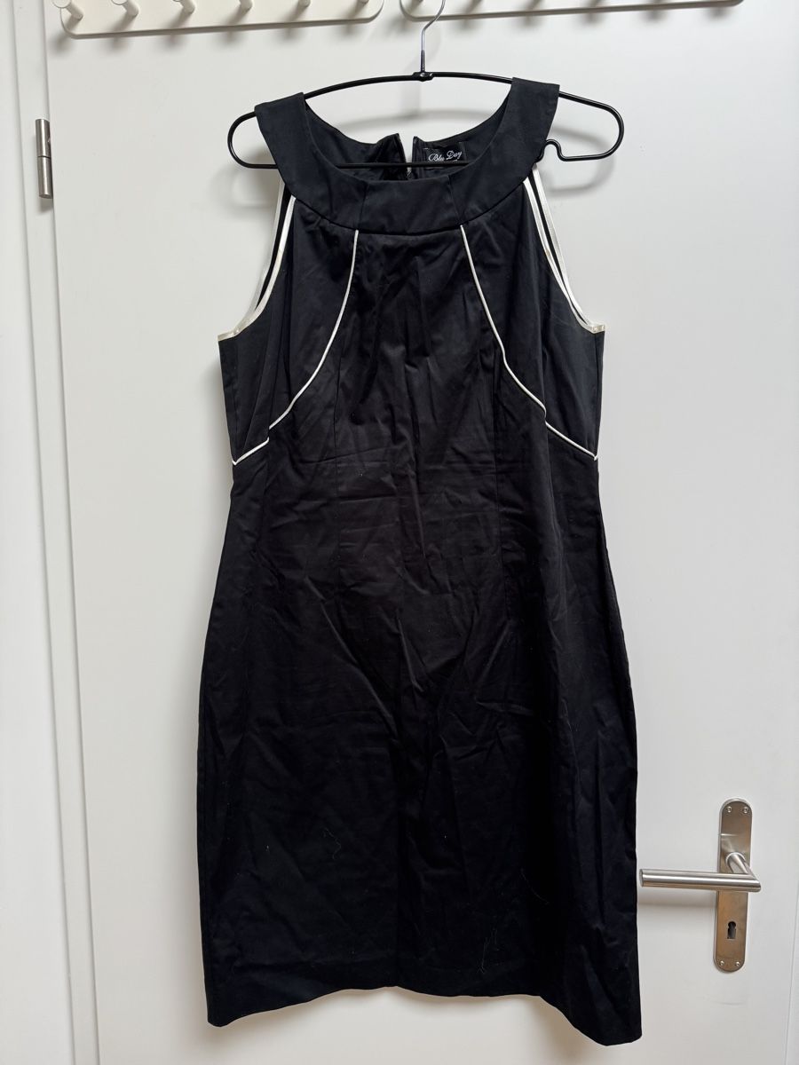 Kleider: Schwarzes Kleid – Gebraucht aus Aesch BL von comven