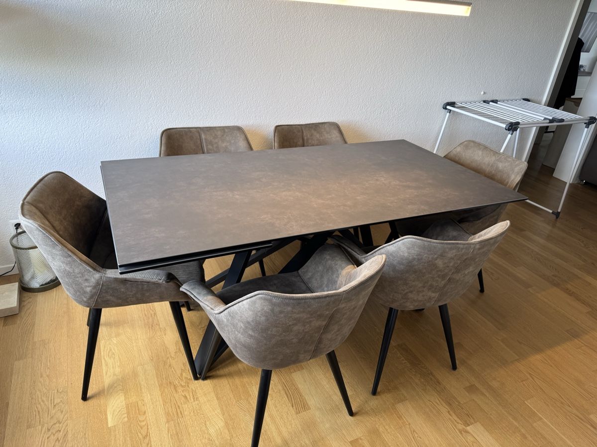 Tavoli: Keramik Esstisch zu verkaufen – Usato da Samstagern venduto da Zurigo02