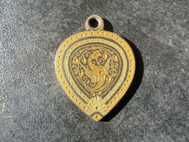 Anhänger Messing / Bronze Tropfenform mit Vogelmotiv