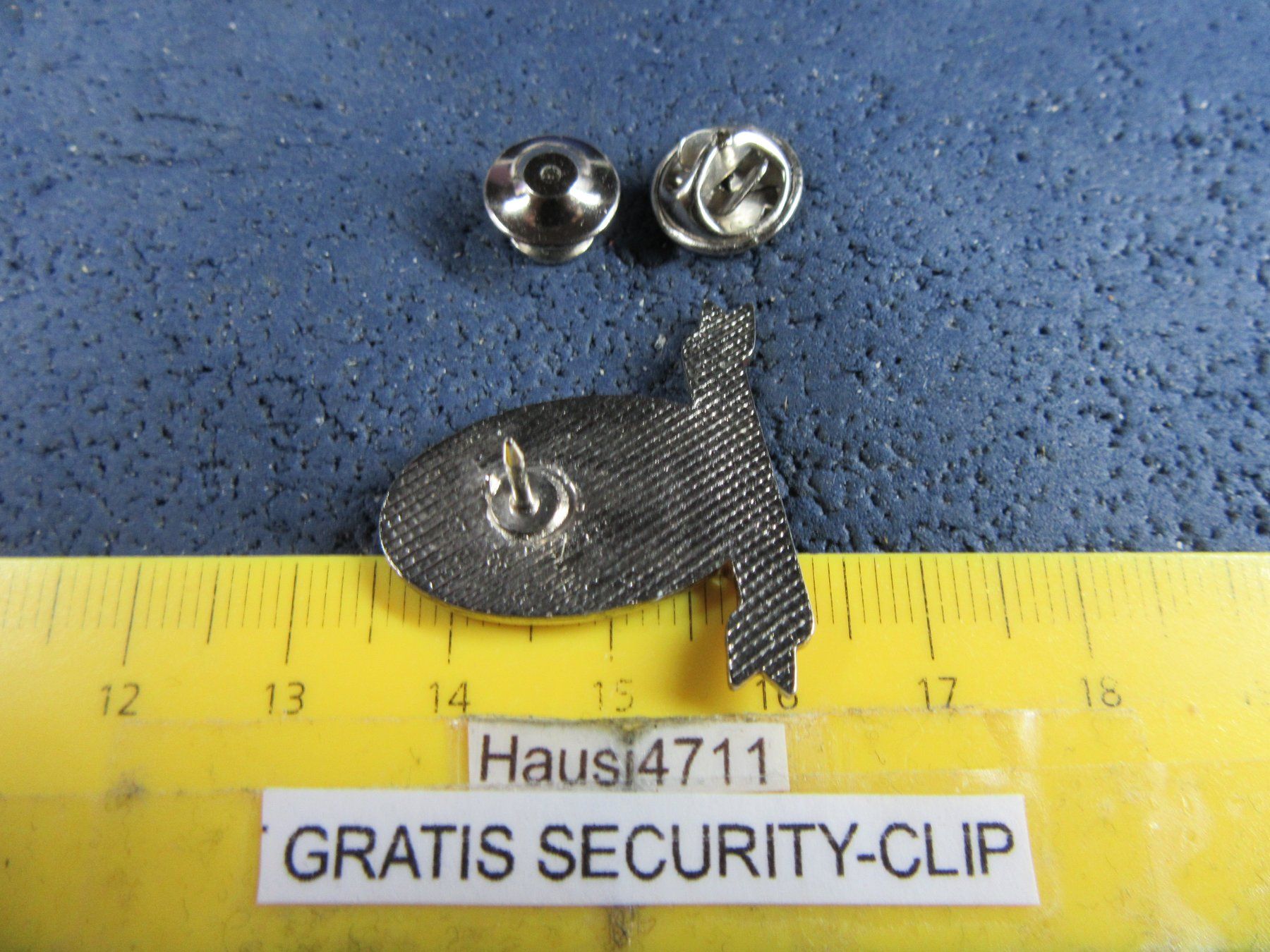 Maserati Placchette & Badge: MASERATI AUTO LOGO WORLD-CHAMP PIN GLASIERT MIT SECURITY-CLI – Usato da Ettingen venduto da Hausi4711 1
