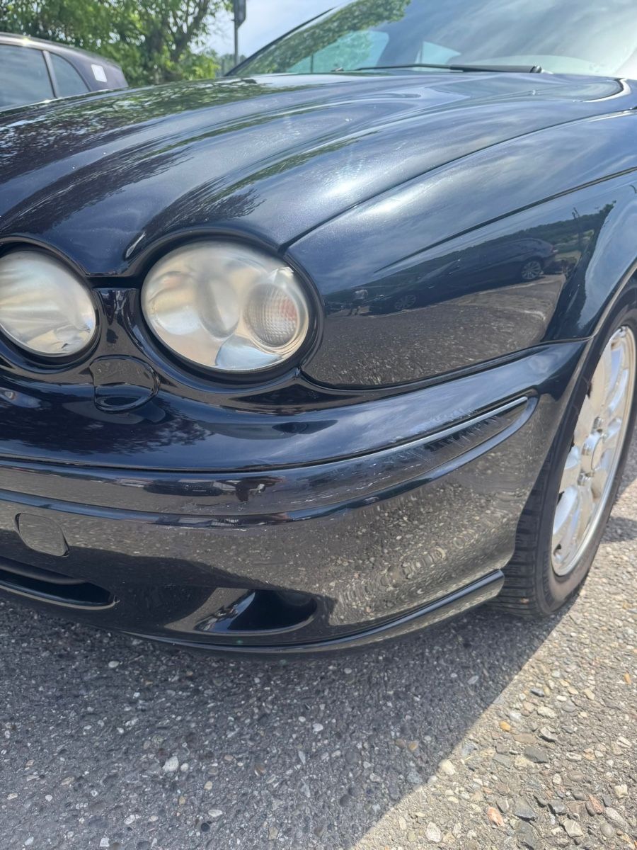Jaguar Automobili: Jaguar X-Type 2.0D I4 CL – Difettoso da Sissach venduto da transporter16 8