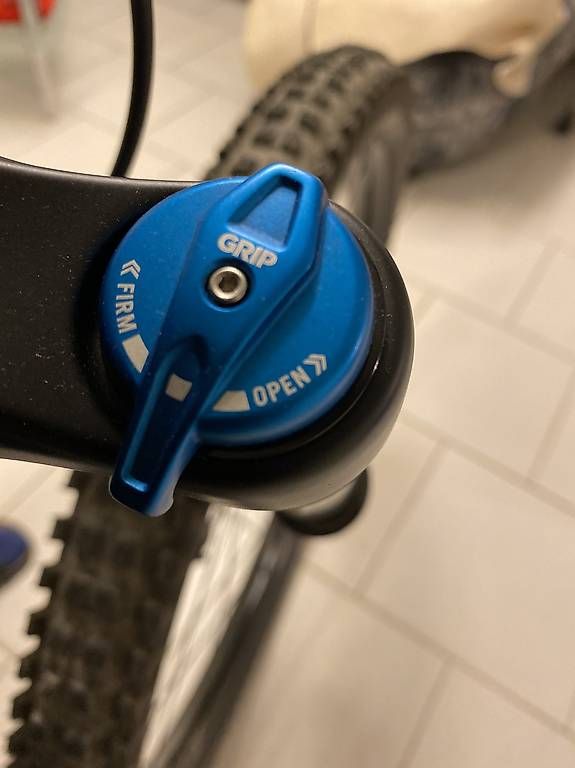 Velos: Enduro Bike Specialized – Gebraucht aus Henggart von Enton3 4
