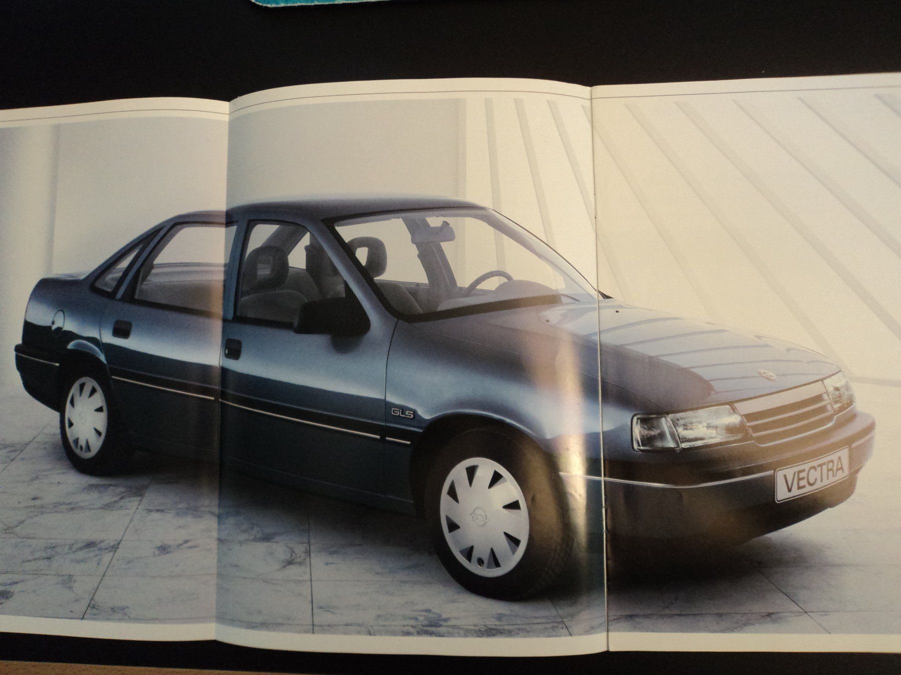 Opel Documents: Prospekt Opel Vectra 1988 – D'occasion à Schwarzenburg par modelCARama 1