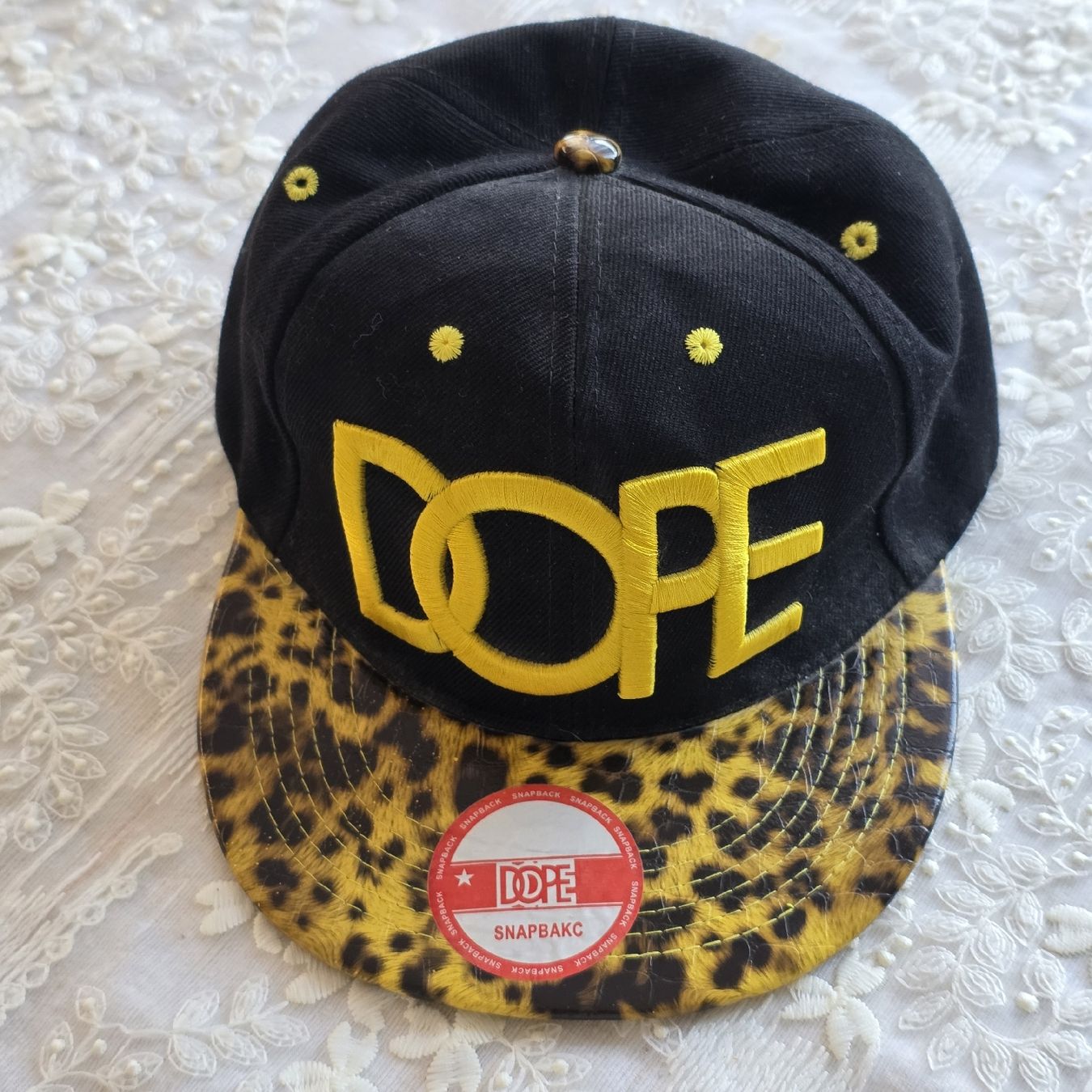 Altro in  Abbigliamento & Accessori: Coole Snapback Cap mit Leopardenmuster, neu – Nuovo (secondo la descrizione) da Rheinsulz venduto da Gilea 1