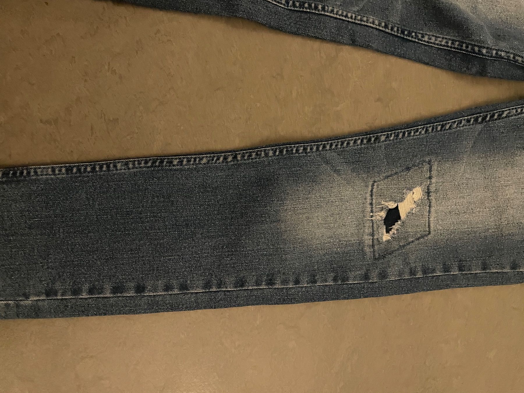 Pantaloni: Jeans – Nuovo (secondo la descrizione) da Zürich venduto da Ivona3 2