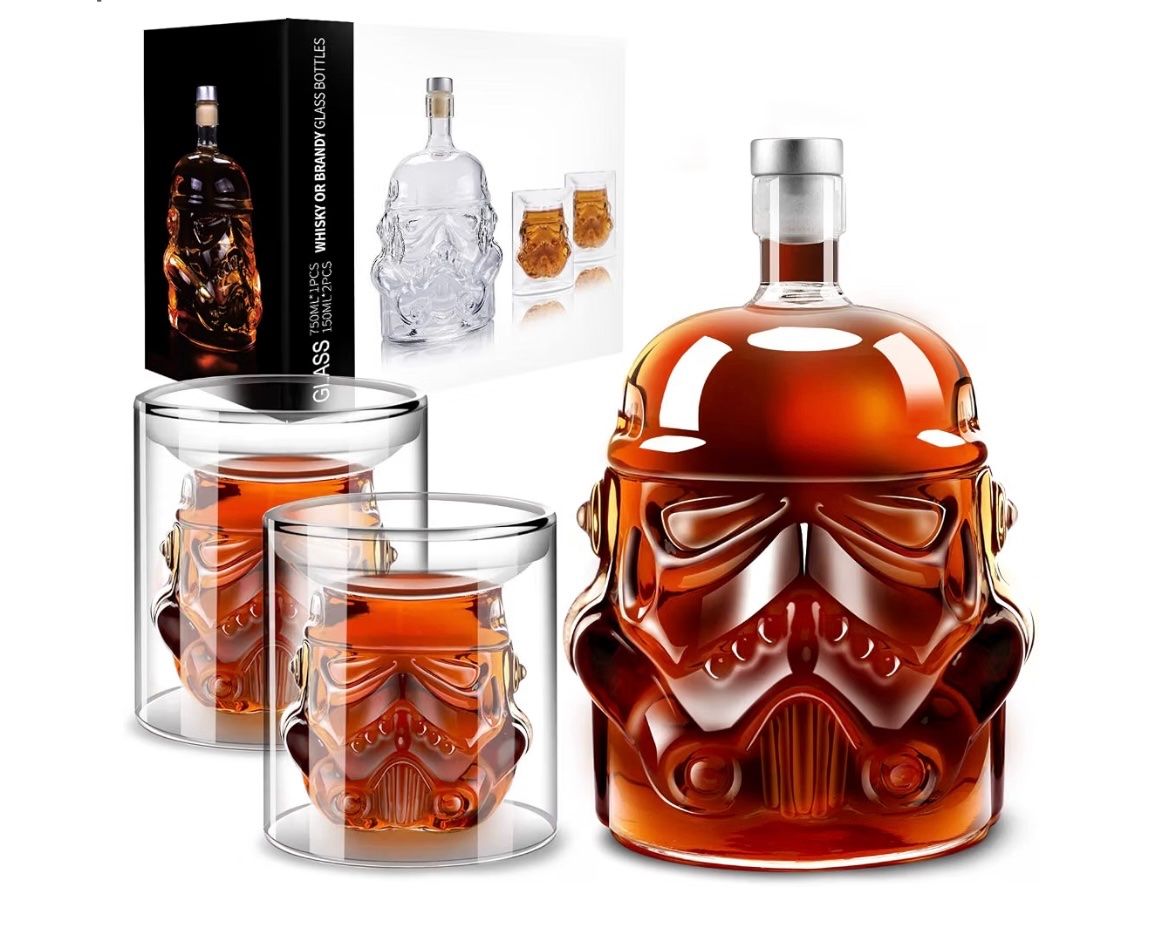 Karaffen: Whisky Karaffe & 2 Gläser Set Stormtrooper Design – Neu und originalverpackt aus Basel von Seifehuesli