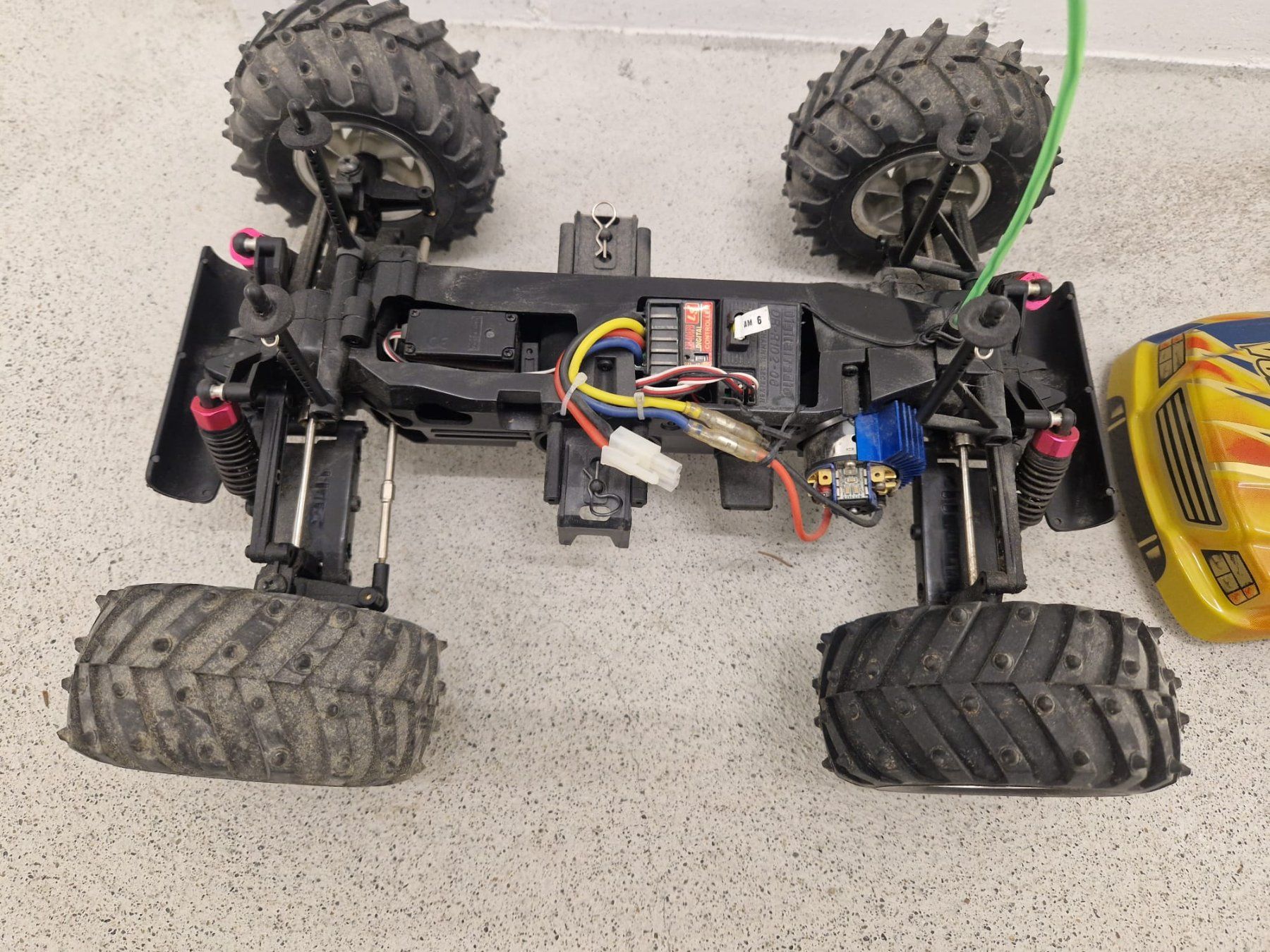RC Kits de montage: RC Modellauto Elektro Monstertruck – D'occasion à St. Gallen par wri_m9b2 2