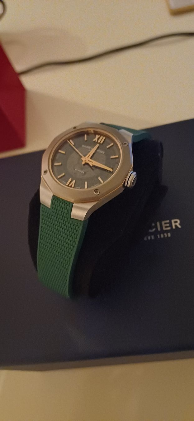 Baume & Mercier Orologi: Baume & Mercier Riviera 39mm – Nuovo (secondo la descrizione) da Wünnewil venduto da SimonChanaluk 1