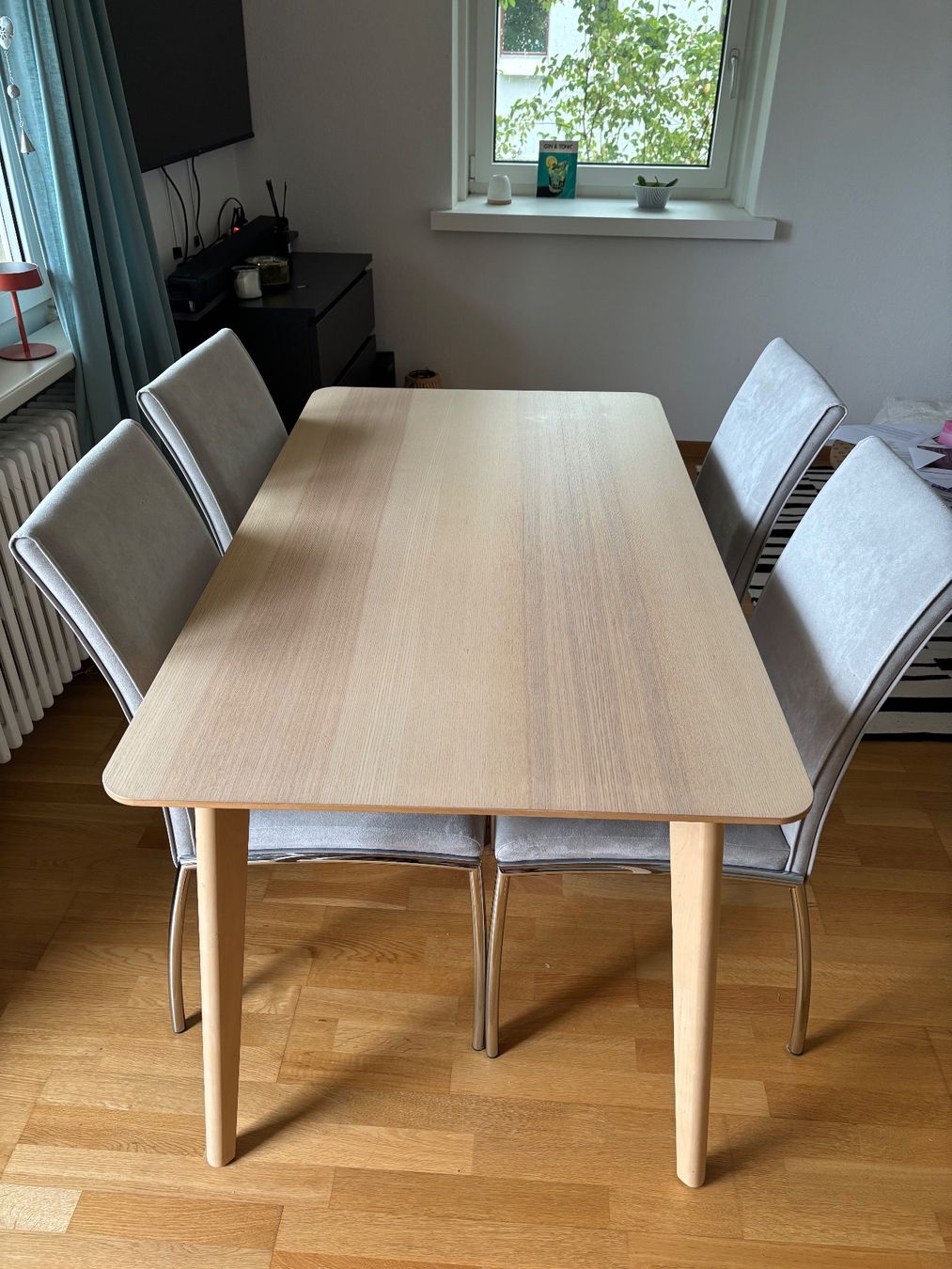 Ikea Tischset: Esstisch mit vier Stühlen helles Holz – Gebraucht aus Zürich von mai_wpq9