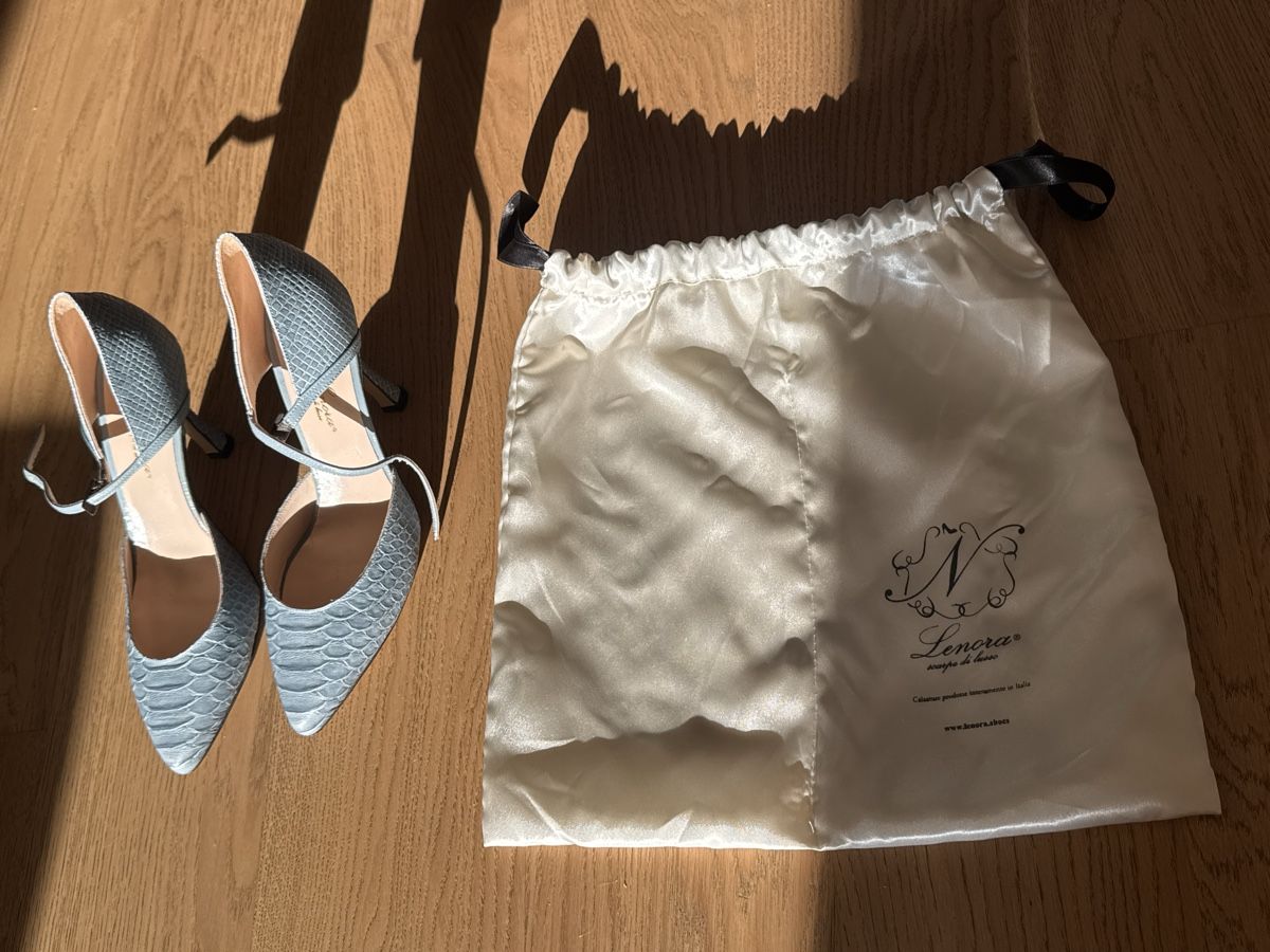 Scarpe da donna: Light blue leather heels – Nuovo e nell'imballaggio originale da Zürich venduto da VittoDS