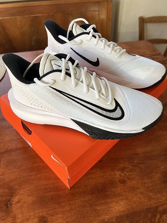 Herrenschuhe: Nike Precision 7 – Gebraucht aus Arogno von mat_r8nt