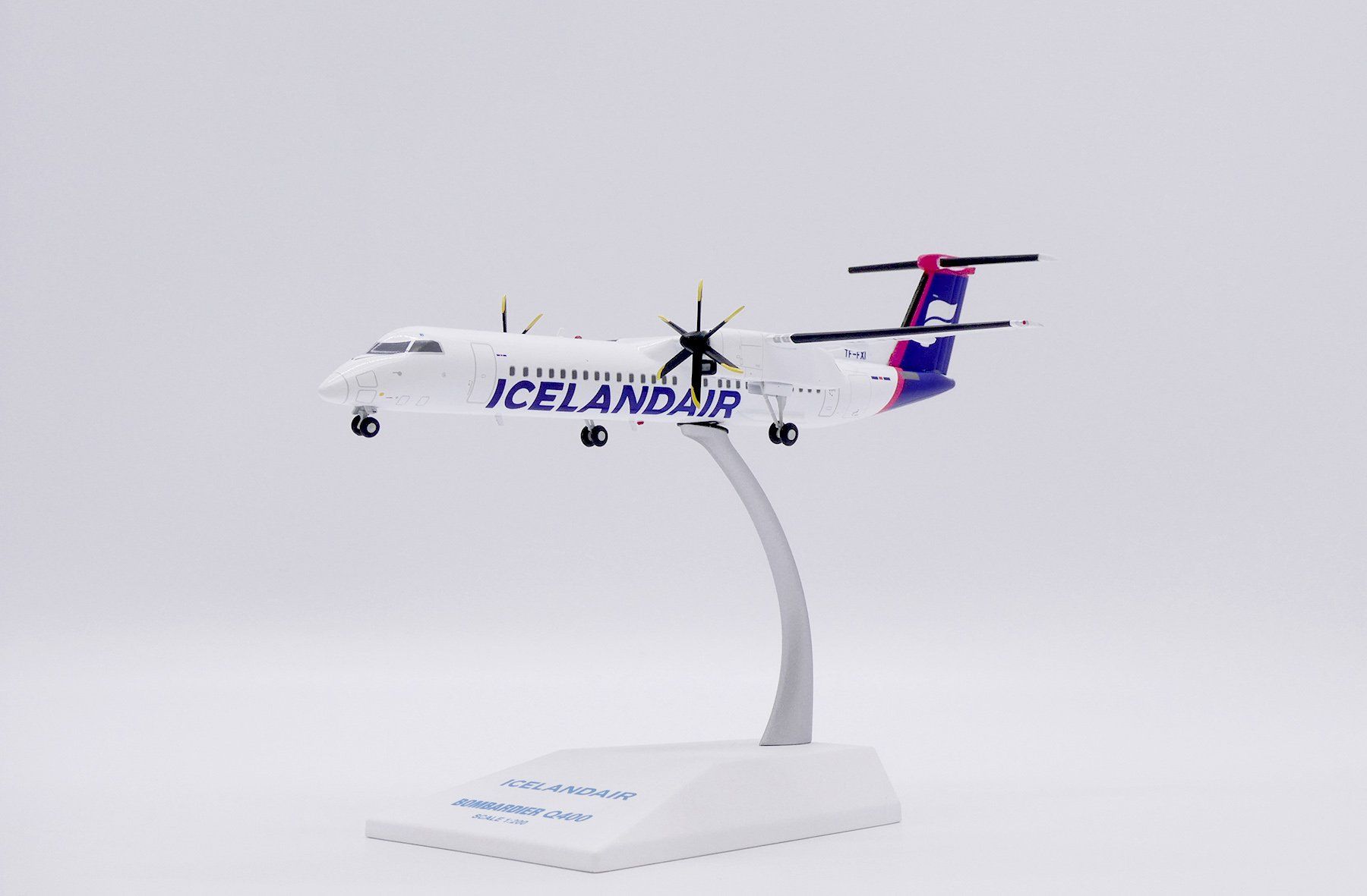 Kit di modellismo & Modellini statici: DASH 8-Q402 ICELANDAIR – Nuovo e nell'imballaggio originale da Morges venduto da iljamuromez 8