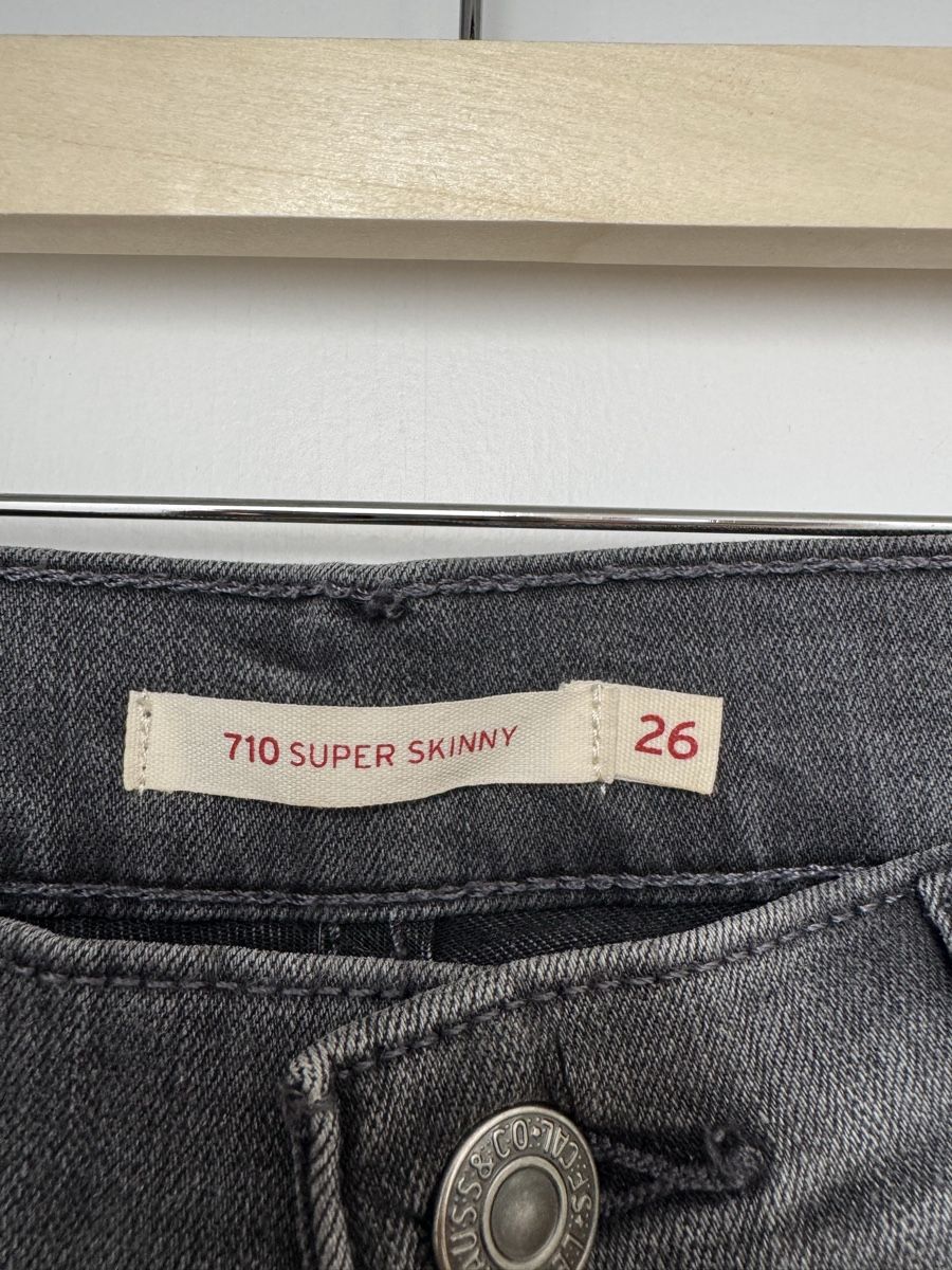 Jeans: Levis 710 SUPER SKINNY – Usato da Meisterschwanden venduto da bbmeisterschwanden 2