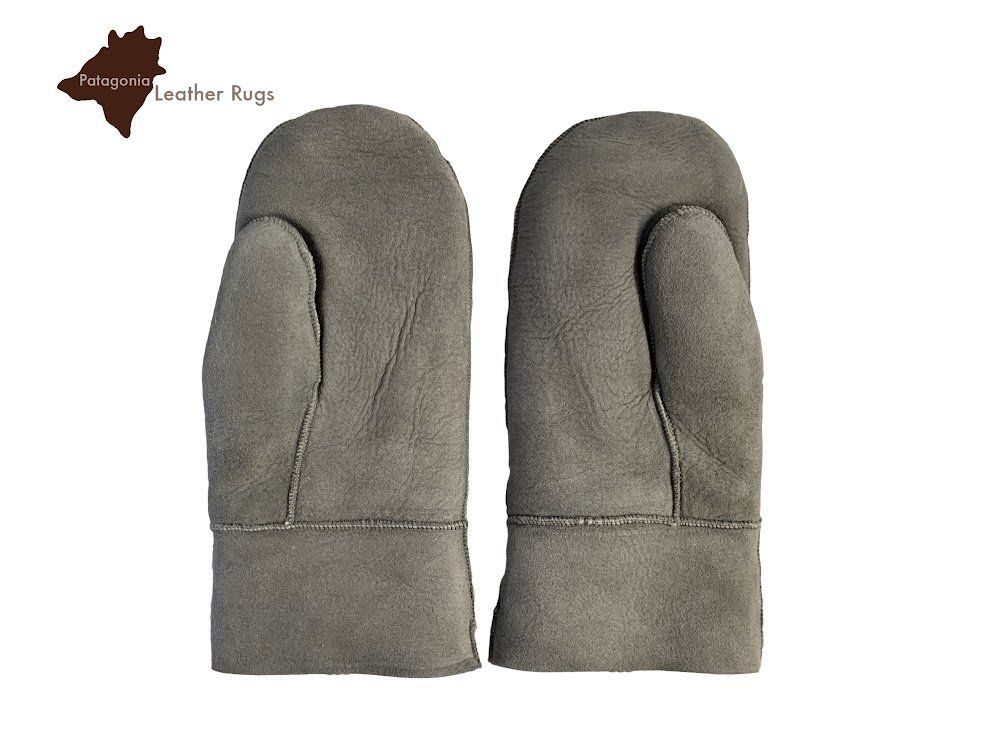 Guanti & manicotti: Handschuhe-Fäustlinge Lammfell grey – Nuovo e nell'imballaggio originale da Arbedo venduto da patagonialeatherrugs 1