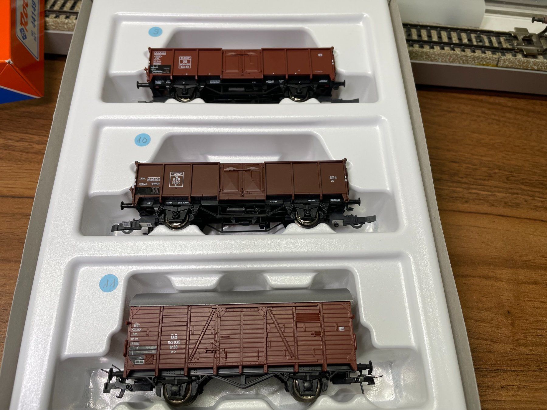 Roco Modellini di ferrovie: Roco Güterwagen Set mit 3 Stk. Güterwagen – Usato da Villmergen venduto da Mfritz 3