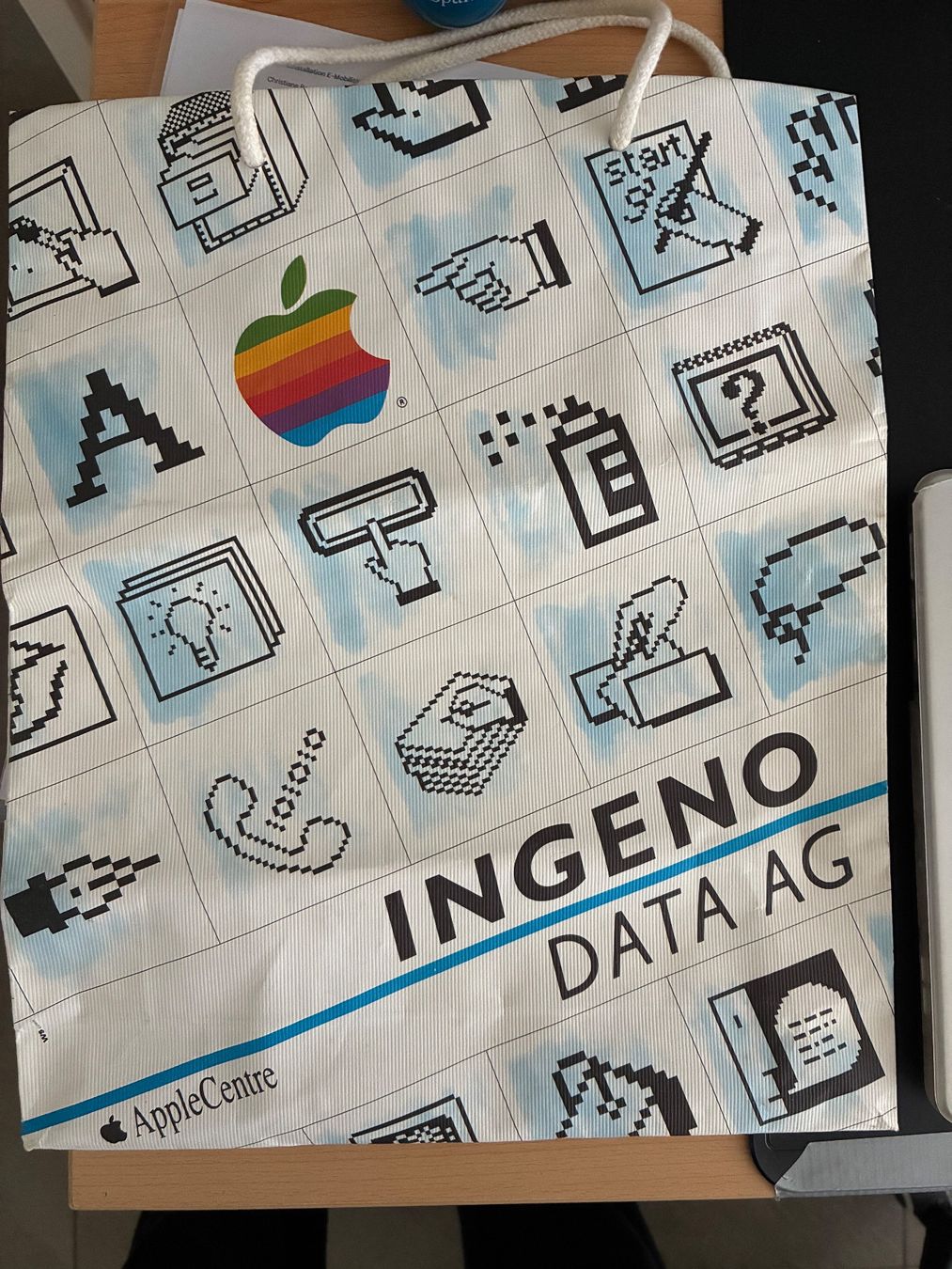 Papier: Apple Vintage Papiertragtasche – D'occasion à Münchenstein par Togo2