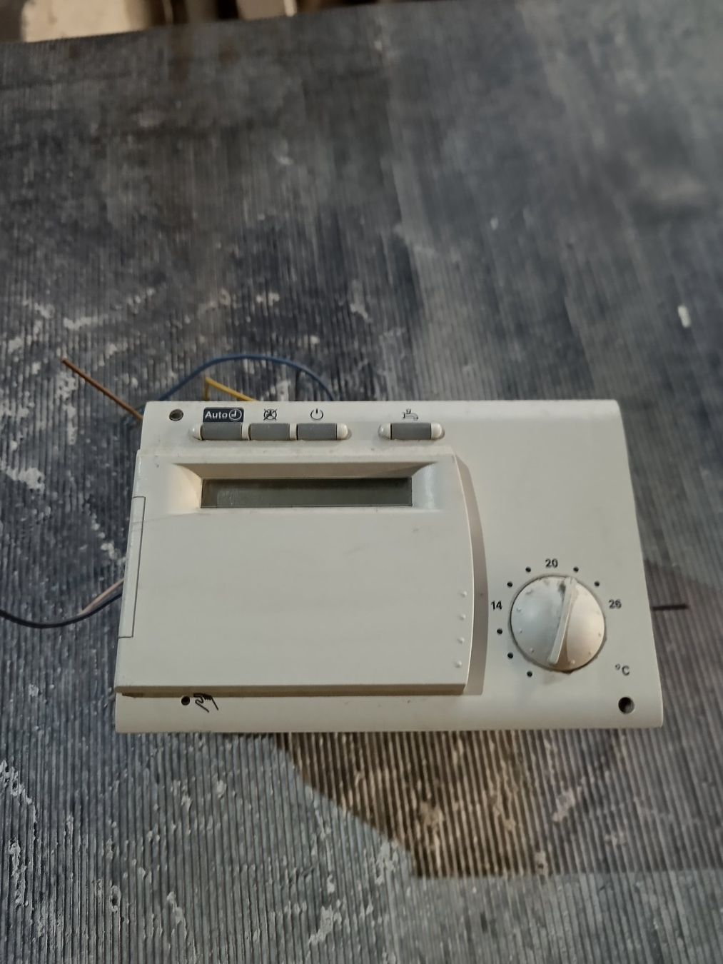 Sistema di controllo: Thermostat d'ambiance programmable - – Usato da Romont FR venduto da moto41