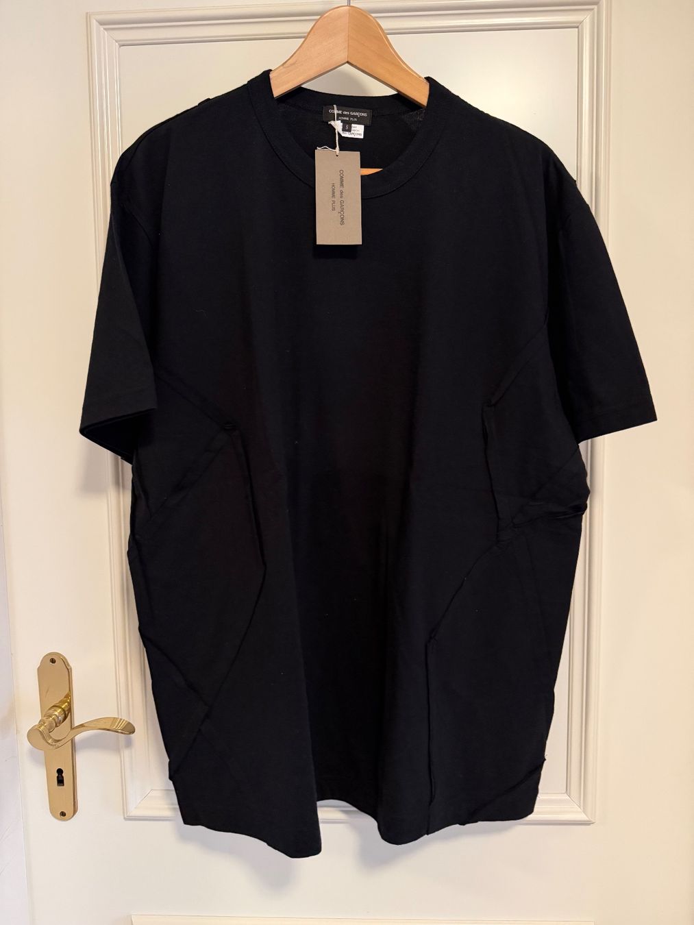 Comme Des Garcons T-shirt: COMME DES GARCONS HOMME PLUS Edged Panel Stitch Tee NEW – Nuovo e nell'imballaggio originale da St.Gallen venduto da ArchivTheShop
