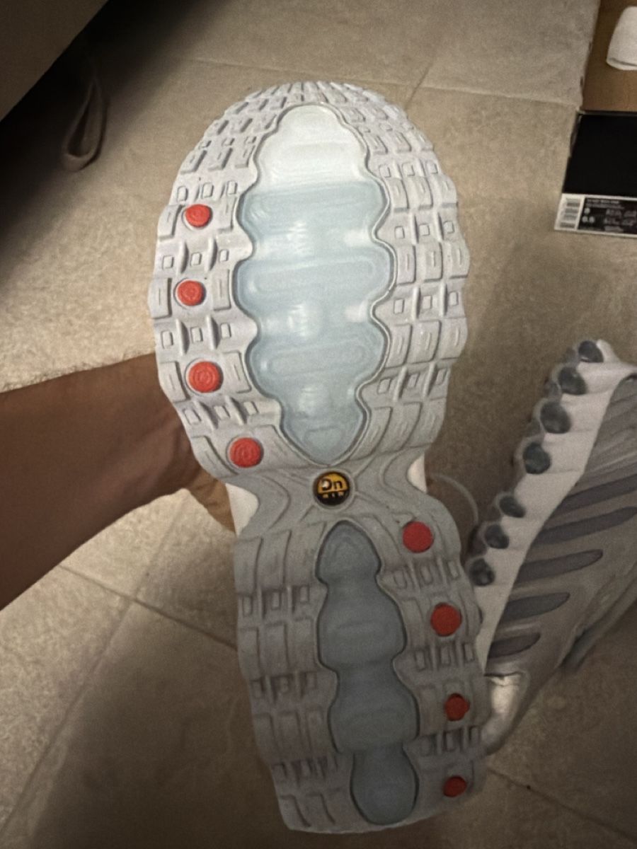 Nike Scarpe da donna: Nike W Air Max Dn8 Silver 39 – Nuovo (secondo la descrizione) da Massagno venduto da pokecoach 3