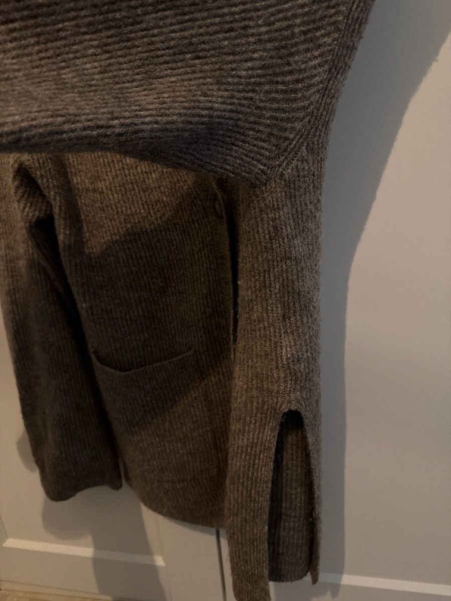 H&M Maglioni & Felpe: H&M Oversized Knit Cardigan – Usato da Paradiso venduto da Ixaya.studio 3