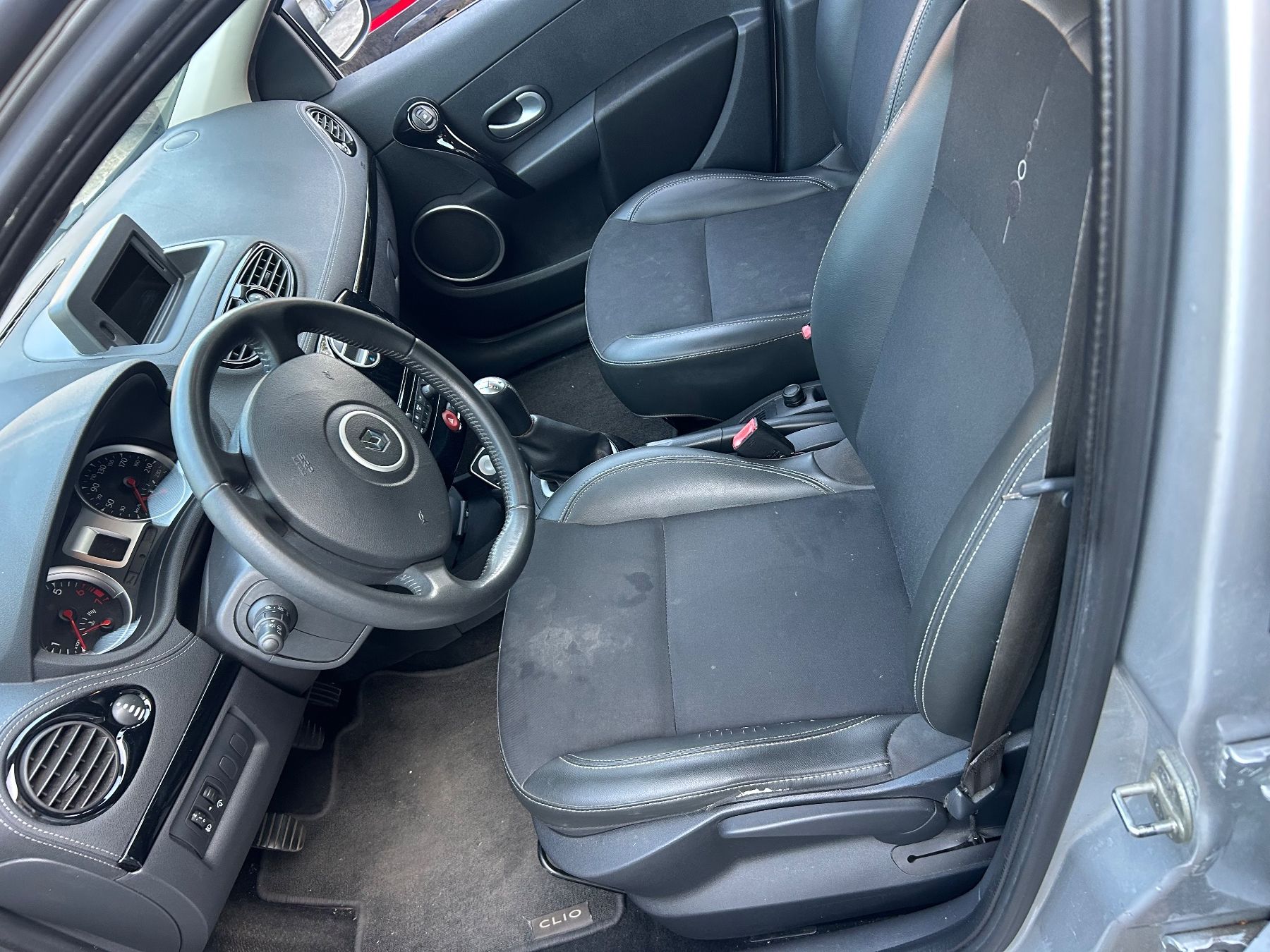 Renault Autos: Renault  Clio  1.2    100 – D'occasion à Frick par hipi33 8