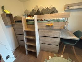 Lit en bois massif gris clair pour matelas de 90cm avec tabl