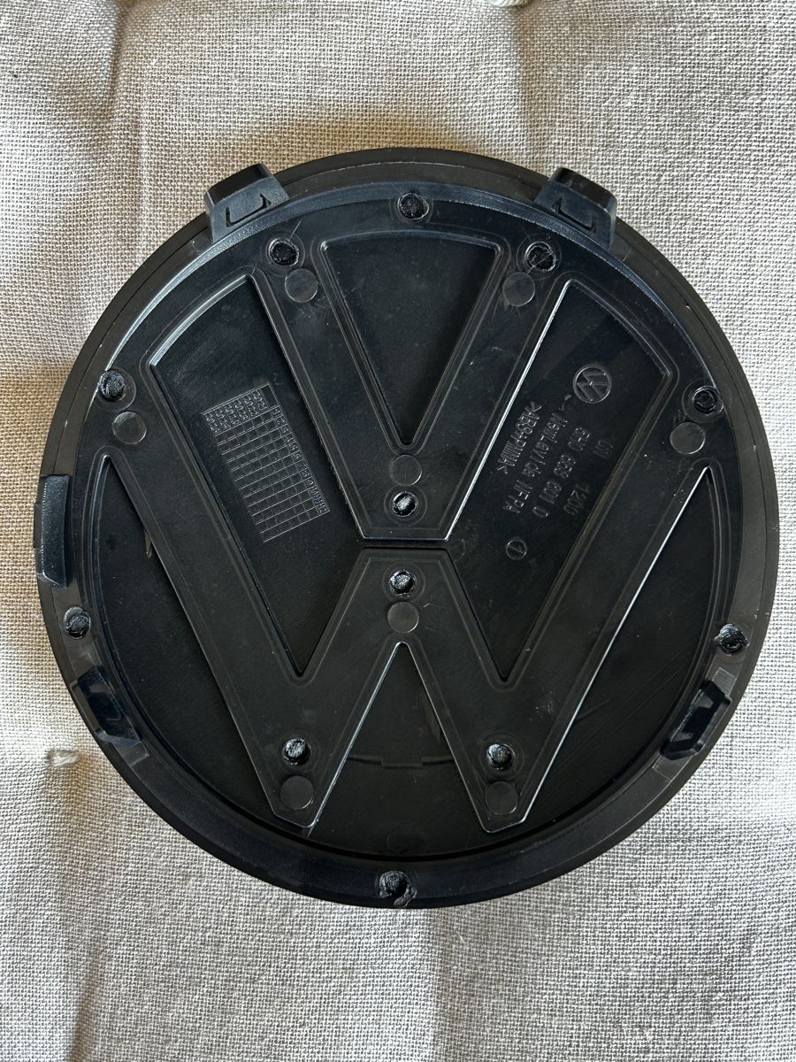VW Tutti pezzi di ricambio auto: VW Logo schwarz Neu – Nuovo (secondo la descrizione) da Möhlin venduto da USA78 1
