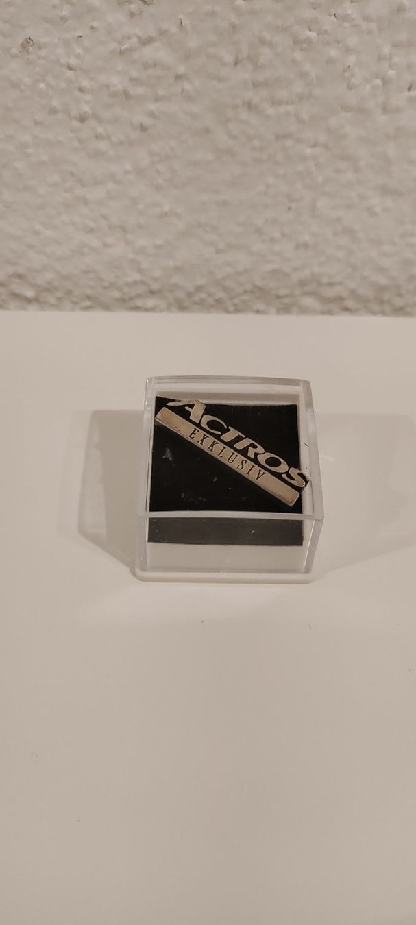 Mercedes-Benz Plaketten & Abzeichen: Mercedes Benz Actros Pin – Neu und originalverpackt aus Boswil von MAF_952 2