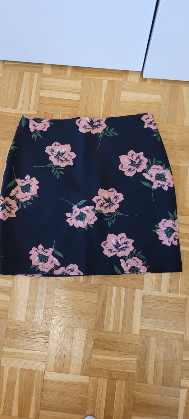Dorothy Perkins Röcke: Schicker Sommerrock, Blumenmuster, schwarz/rosa, Gr. 40 – Gebraucht aus Urdorf von smueller77