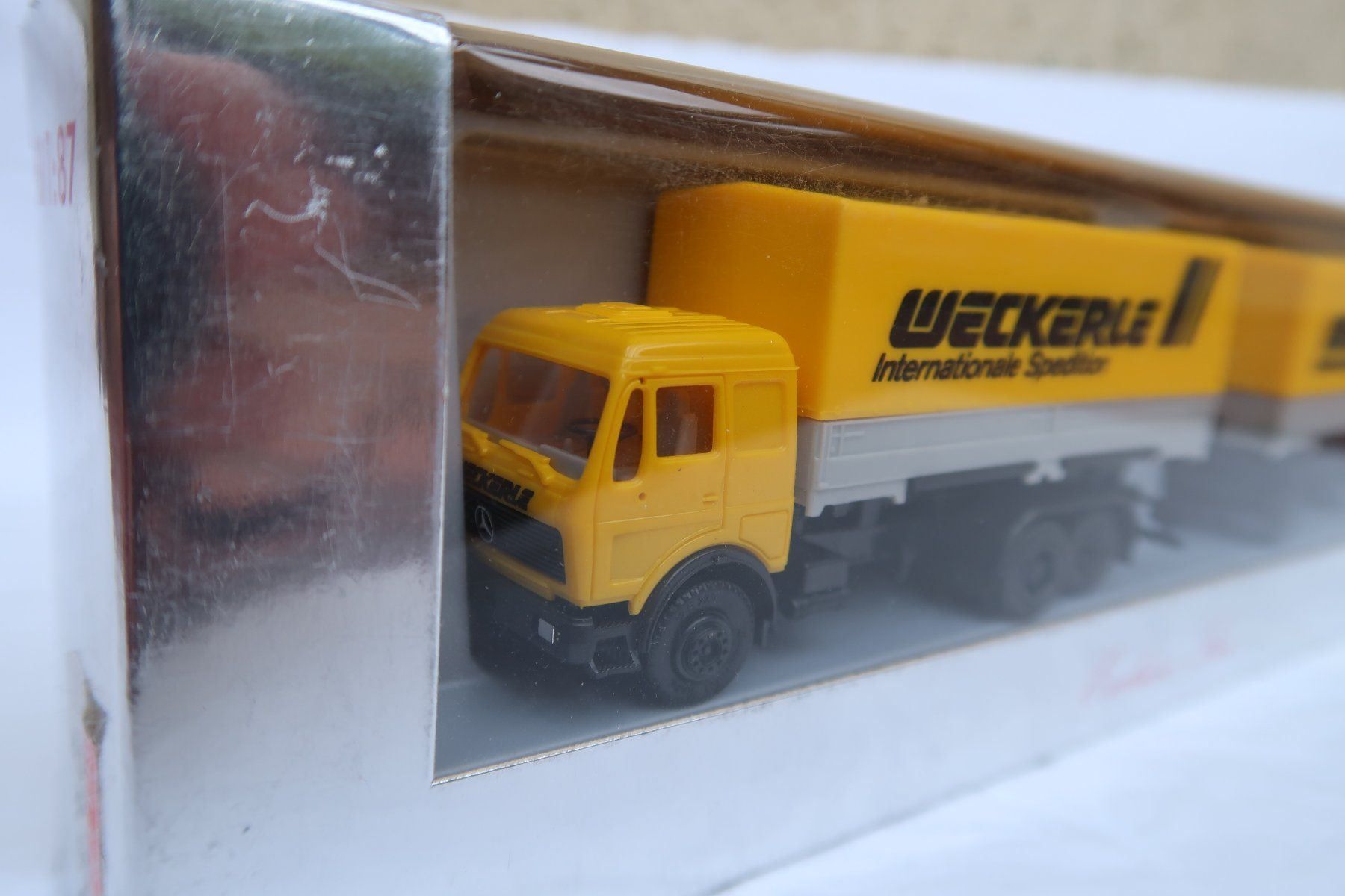 Mercedes-Benz Modellini d'auto: Herpa MB SK Wechselpritsche "Weckerle" – Nuovo e nell'imballaggio originale da Muttenz venduto da Laeckerlihamschter 1