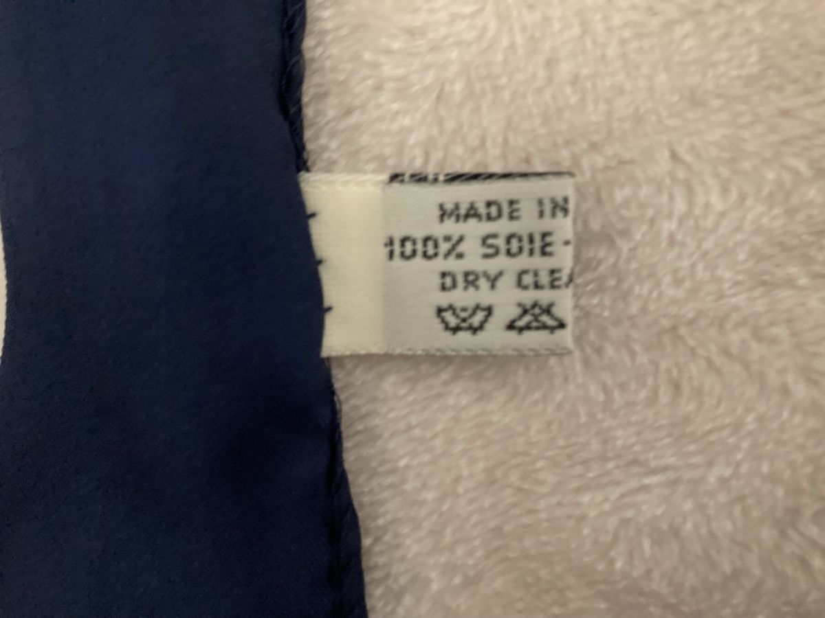 Foulard & Sciarpe: Foulard Westie von Agatha Seide – Usato da Widen venduto da nigella90 3
