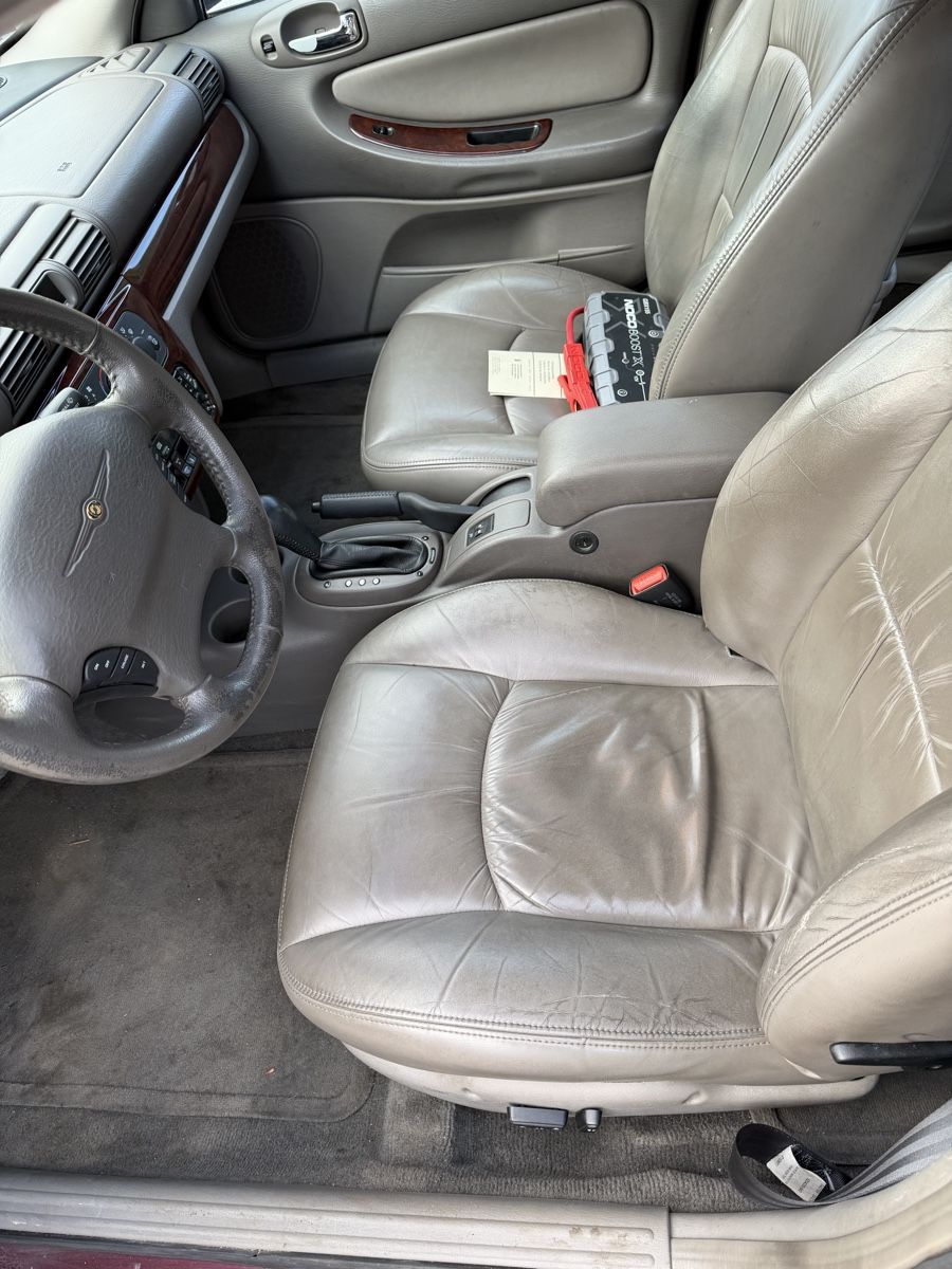 Chrysler Autos: Chrysler Sebring 2.7L Benzin Automatic – D'occasion à Mollis par BSL10 8