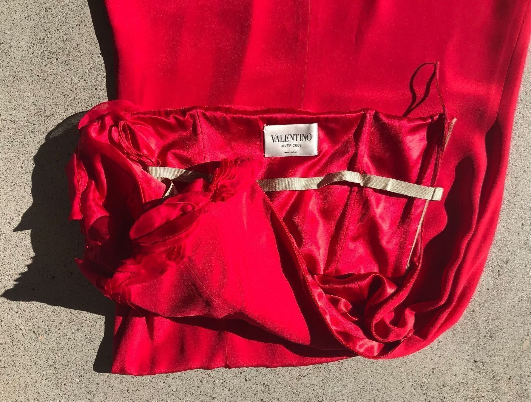 Valentino Vestiti: Rotes Valentino Kleid mit Nerzstola, machen Sie ein Angebot – Usato da Richterswil venduto da Solemare47Nicole 4