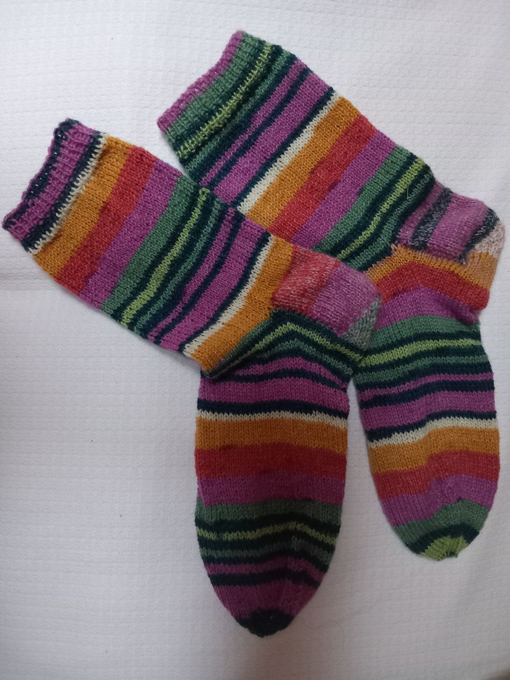 Calze: bunte Socken 41. Handgestrickt – Nuovo (secondo la descrizione) da Näfels venduto da gil_sindamel
