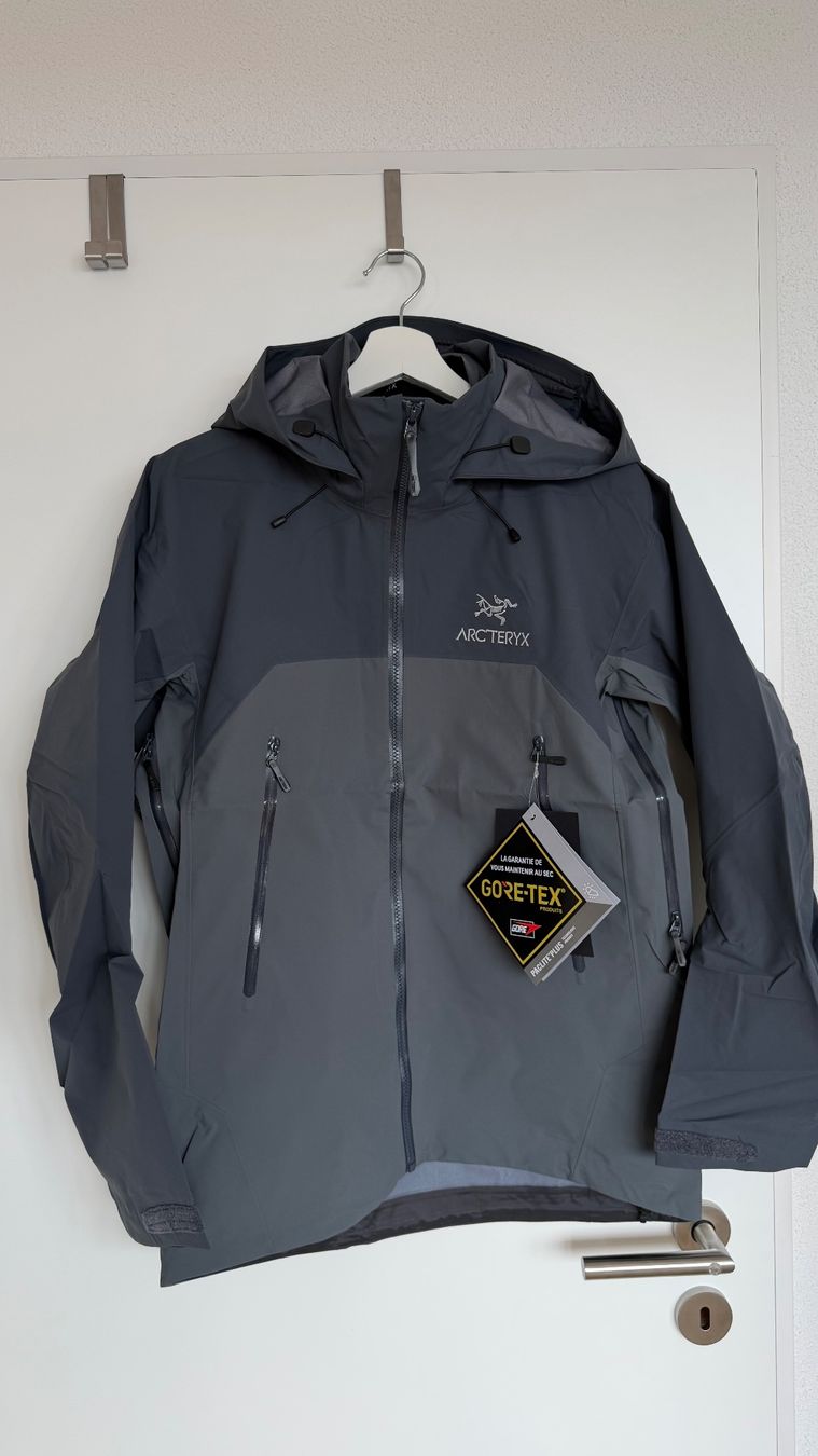 Arcteryx Giacche: Arcteryx Beta AR Jacke Grösse L – Nuovo e nell'imballaggio originale da Waldkirch venduto da SuisseArchiveShop 5