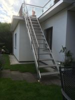 Aluminiumtreppe, Trittbreite 700mm, beidseitiges Geländer