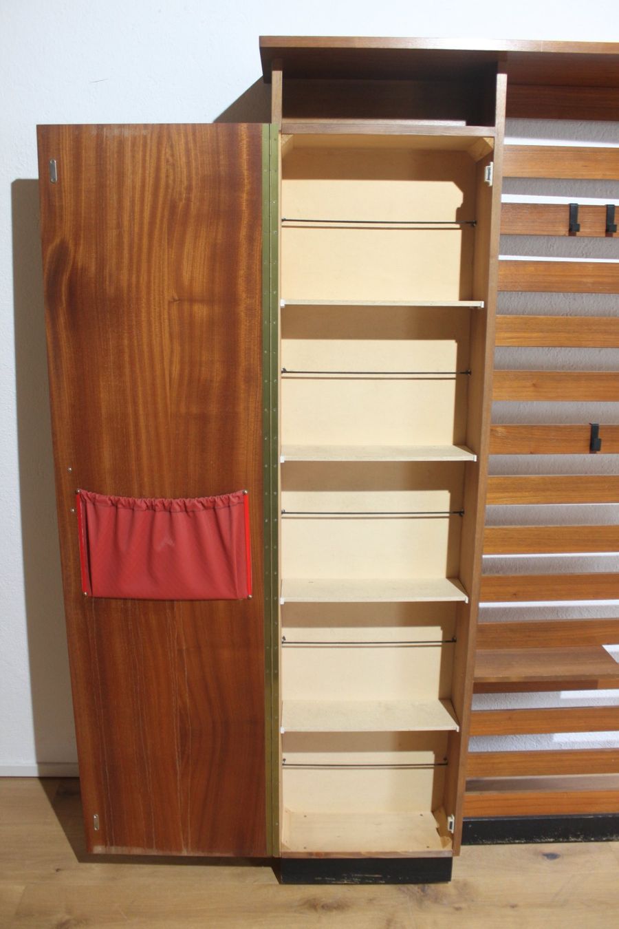 Guardaroba: Midcentury Teakholz Garderobe – Usato da Glarus venduto da Toni-Glarus 4
