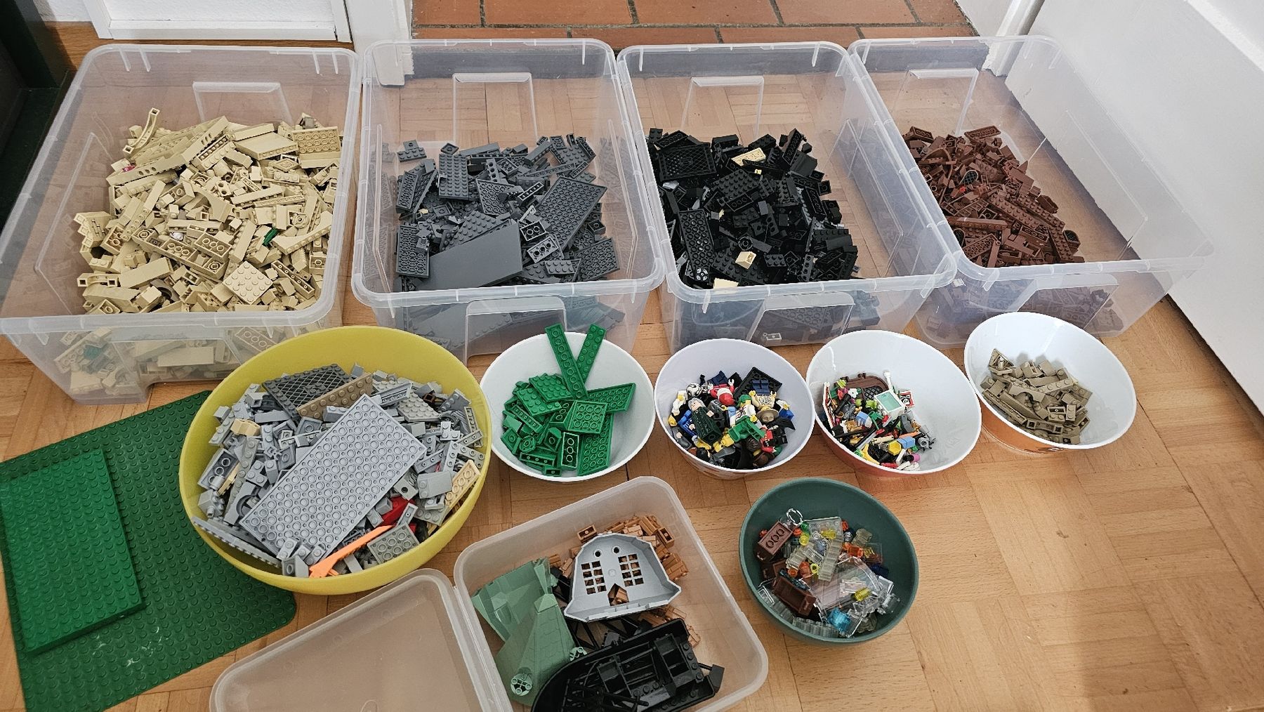 Lego Kit di costruzioni: LEGO Bundle: Bricks, Minifiguren, Platten, spezial Teile – Usato da Oberentfelden venduto da joris102