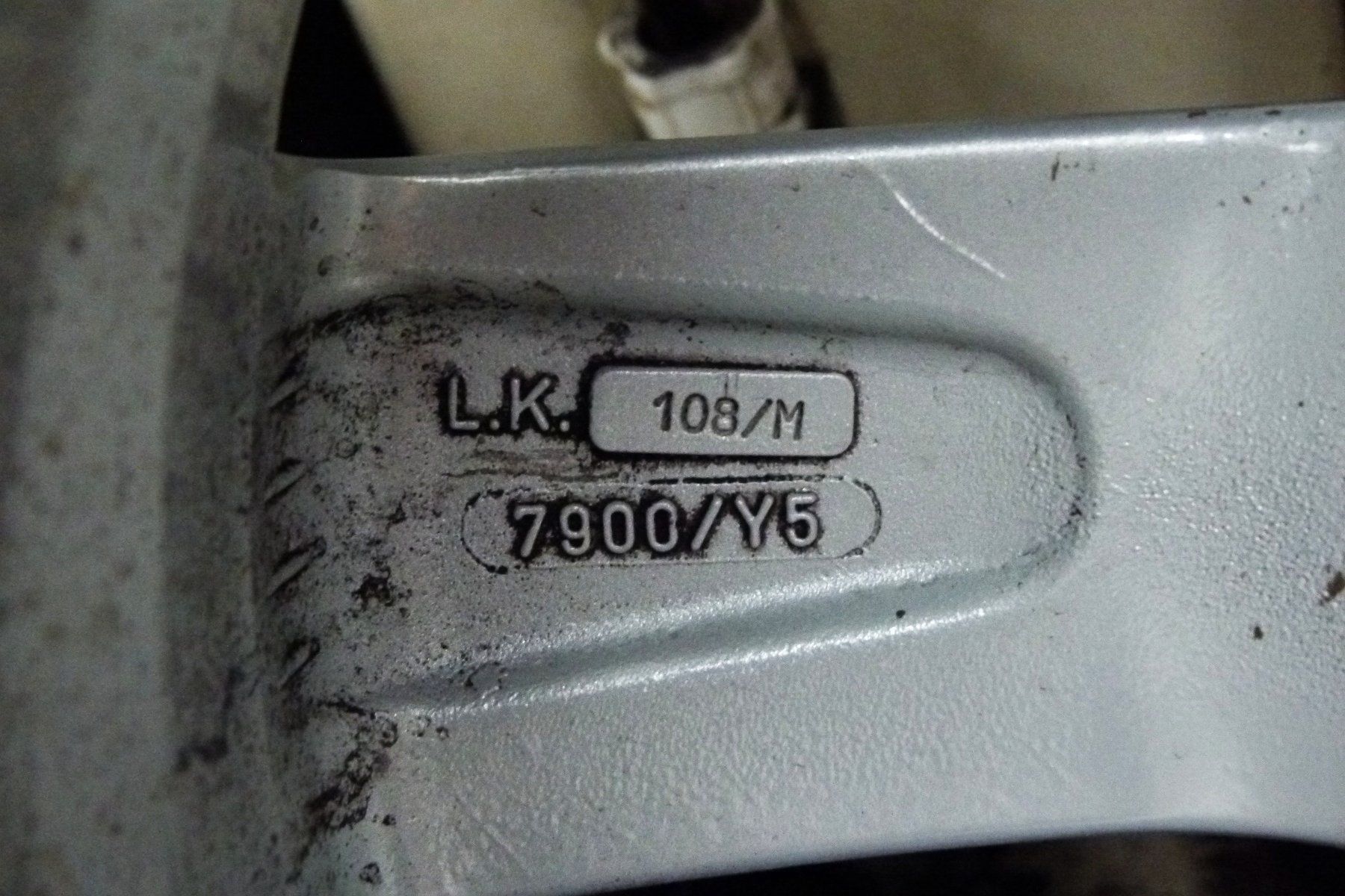 Pneus & Kompletträder: 4 Räder mit Winterpneu 7mm Profiltiefe – Gebraucht aus Fislisbach von hww_nz8m 4