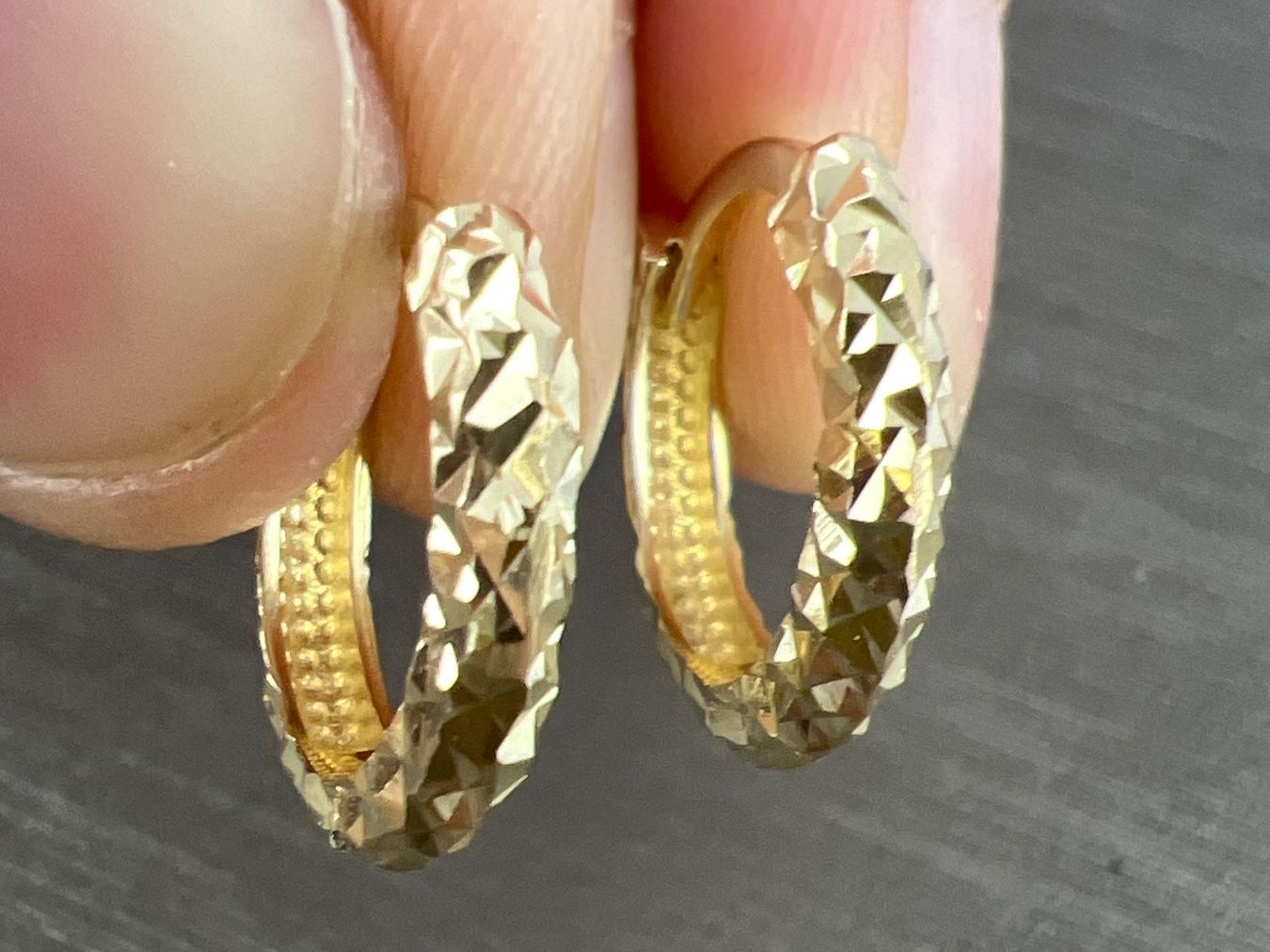 Ohrringe & -stecker: Creolen 585 Gold – Gebraucht aus Niederuzwil von leo_8857