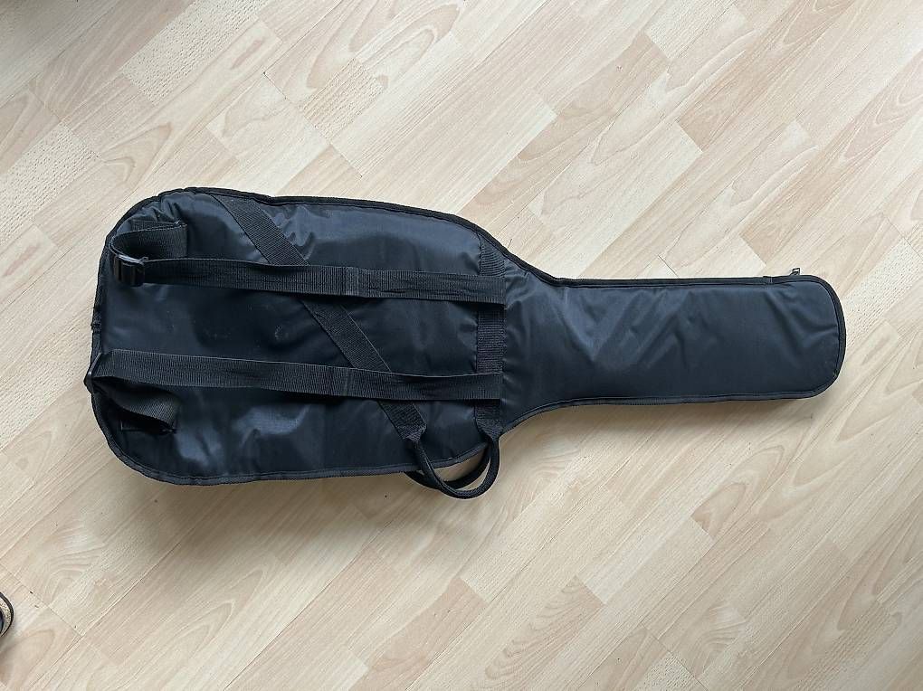 Strumenti musicali: Gigbag für Gitarre – Usato da Zürich venduto da Sherpa 1