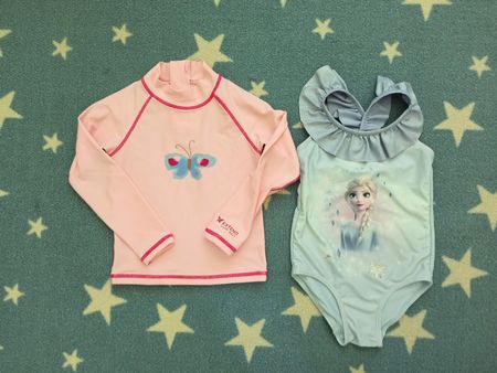 Süsses UV-Shirt und Elsa Badeanzug Grösse 98/104