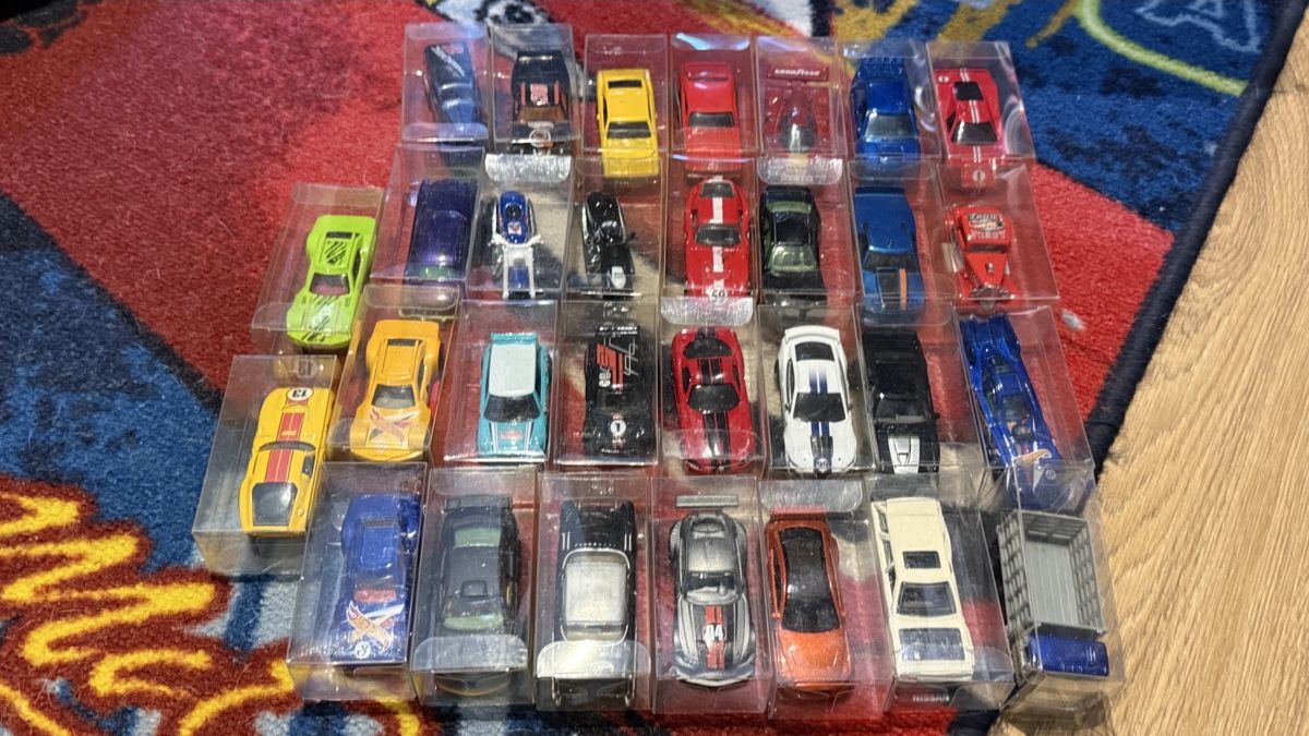 Hot Wheels Modellautos: Lot de 30 petites voitures hot wheels  – Gebraucht aus Villars-sur-Glâne von Mitodc2