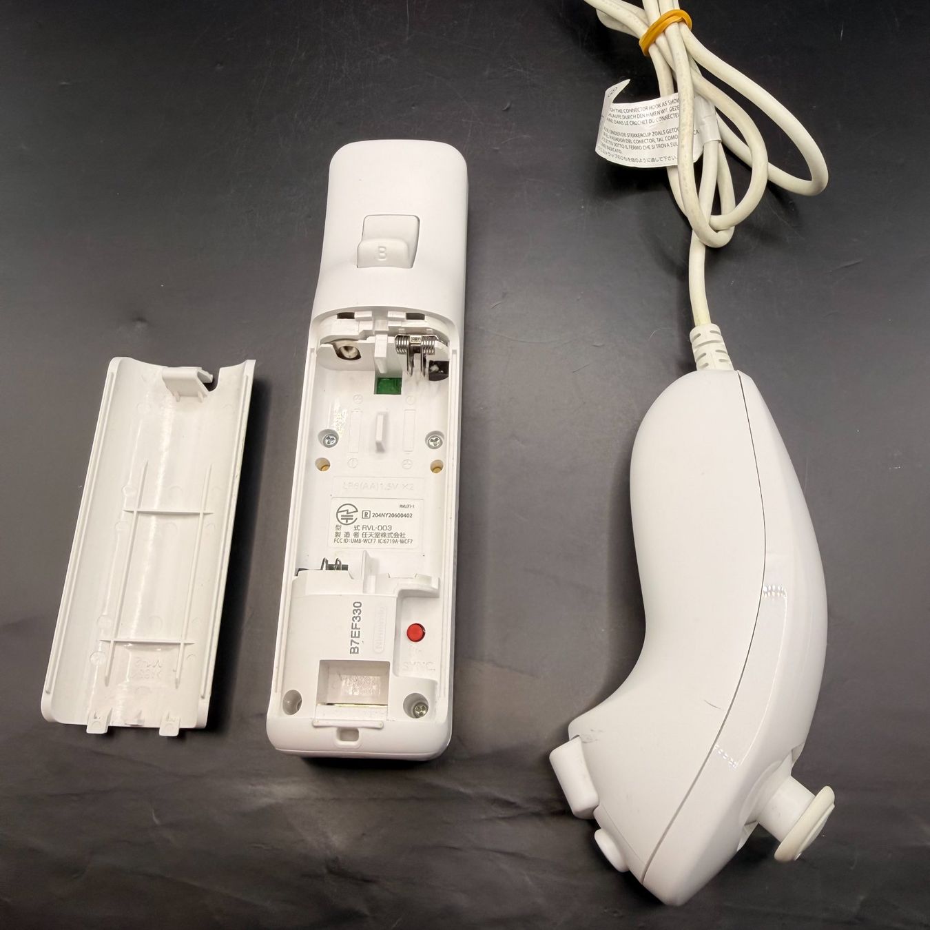 Nintendo Controller: Wii Remote mit Nunchuk Weiss – Usato da Düdingen venduto da Nerdworld 1