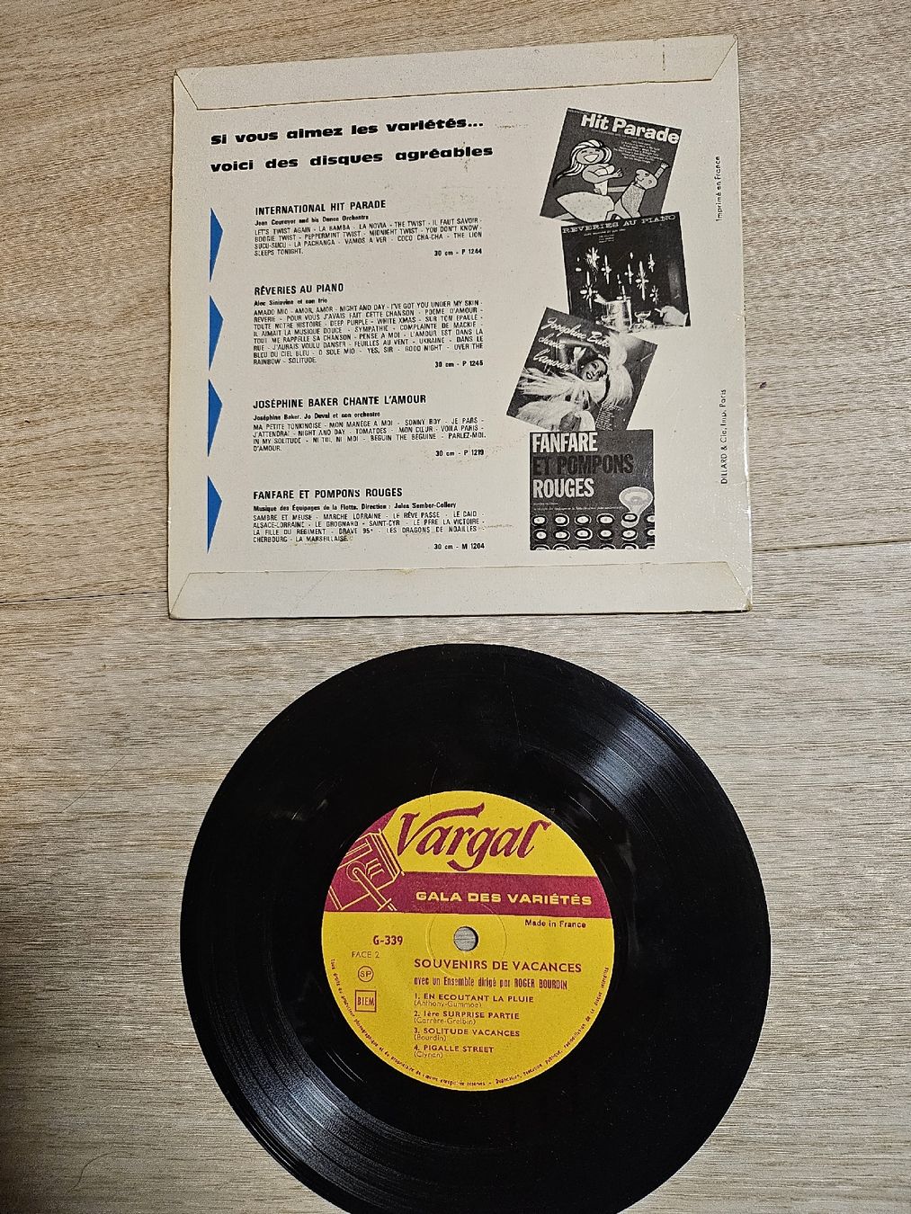 Schallplatten: Disque vinyle "Souvenirs de vacances" – Gebraucht aus La Joux FR von car_ck96 1