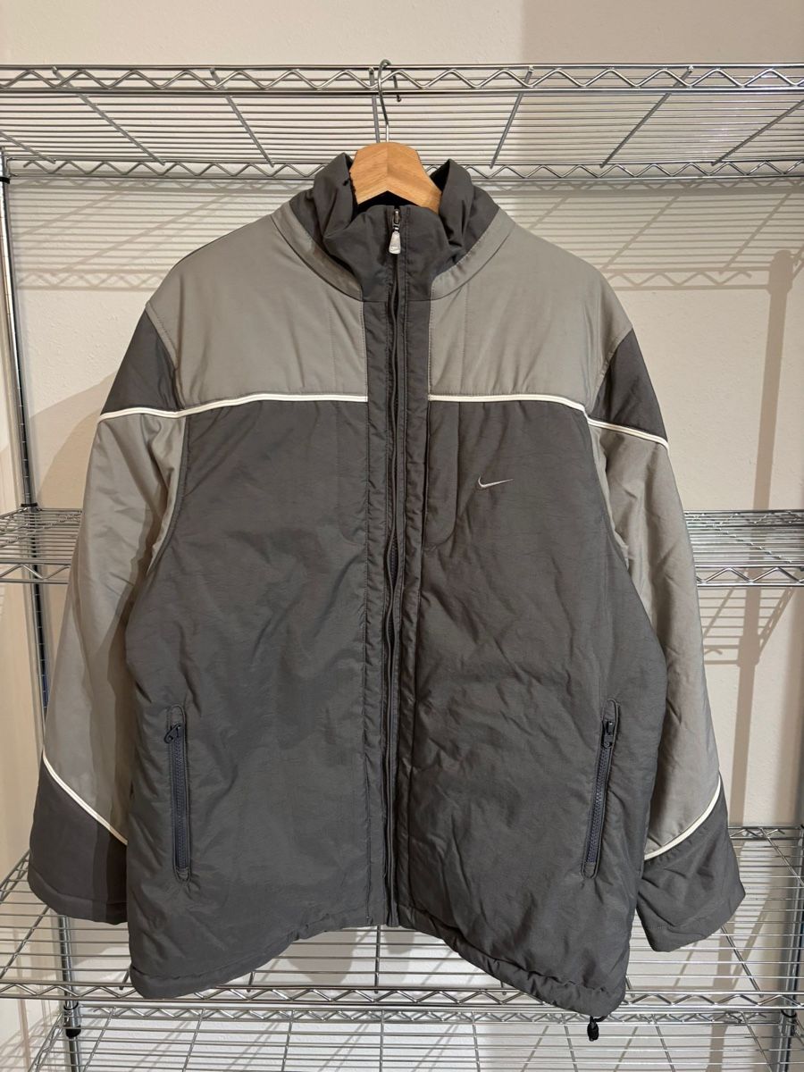 Nike Jacken: 90’s Vintage Nike Jacket Size M – Gebraucht aus Lausanne von user1020rnt