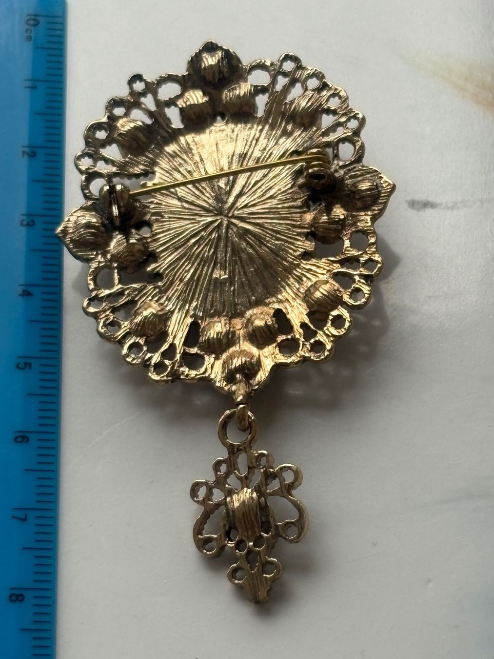 Broches & Aiguilles: Luxus Elegante  Brosche mit Kunstperlen Farbe: Silber – Neuf (Voir description) à Biel-Bienne par Roserosse13 4